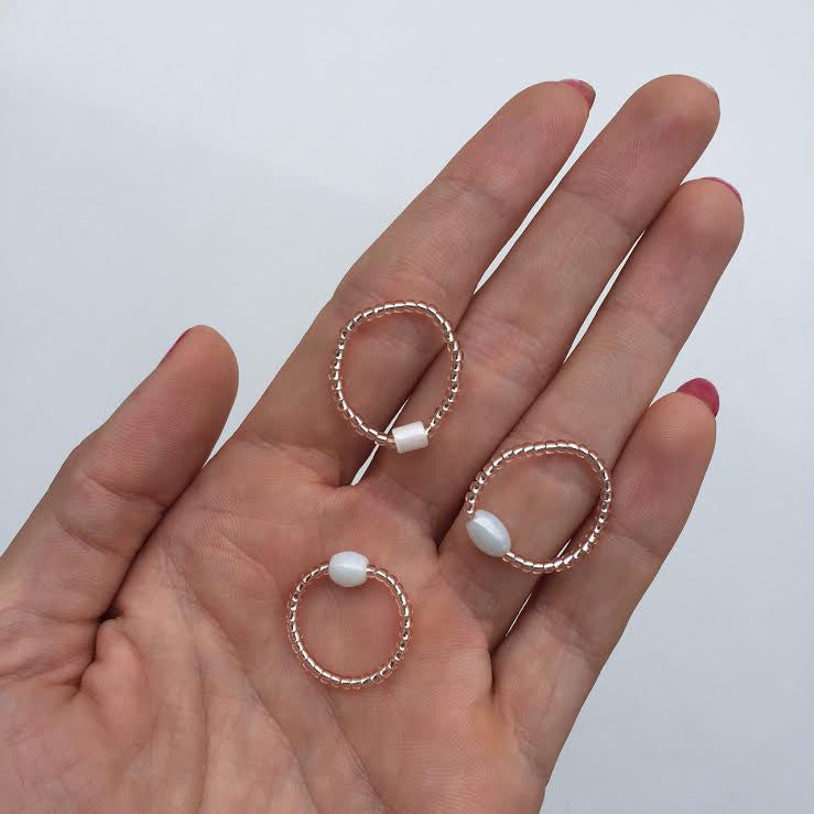 GLASS BEAD RING